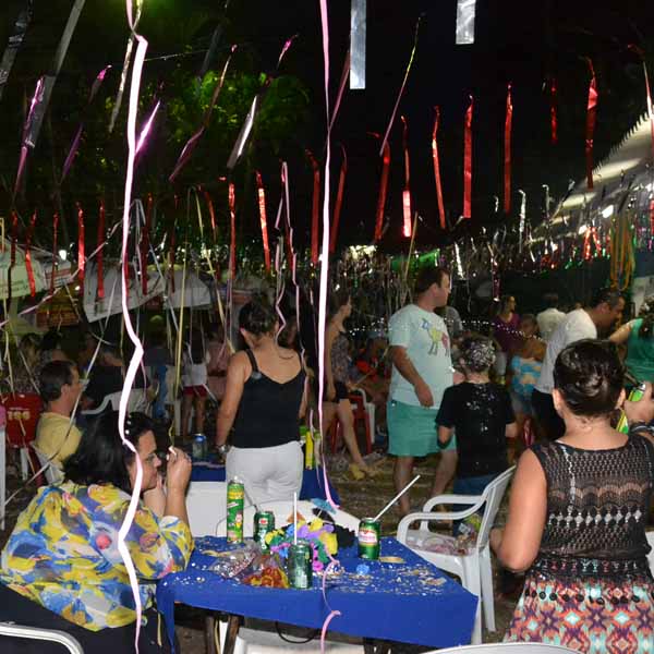 RETROSPECTIVA -08/02/206 - PTC realiza festa de Carnaval em sua sede esportiva