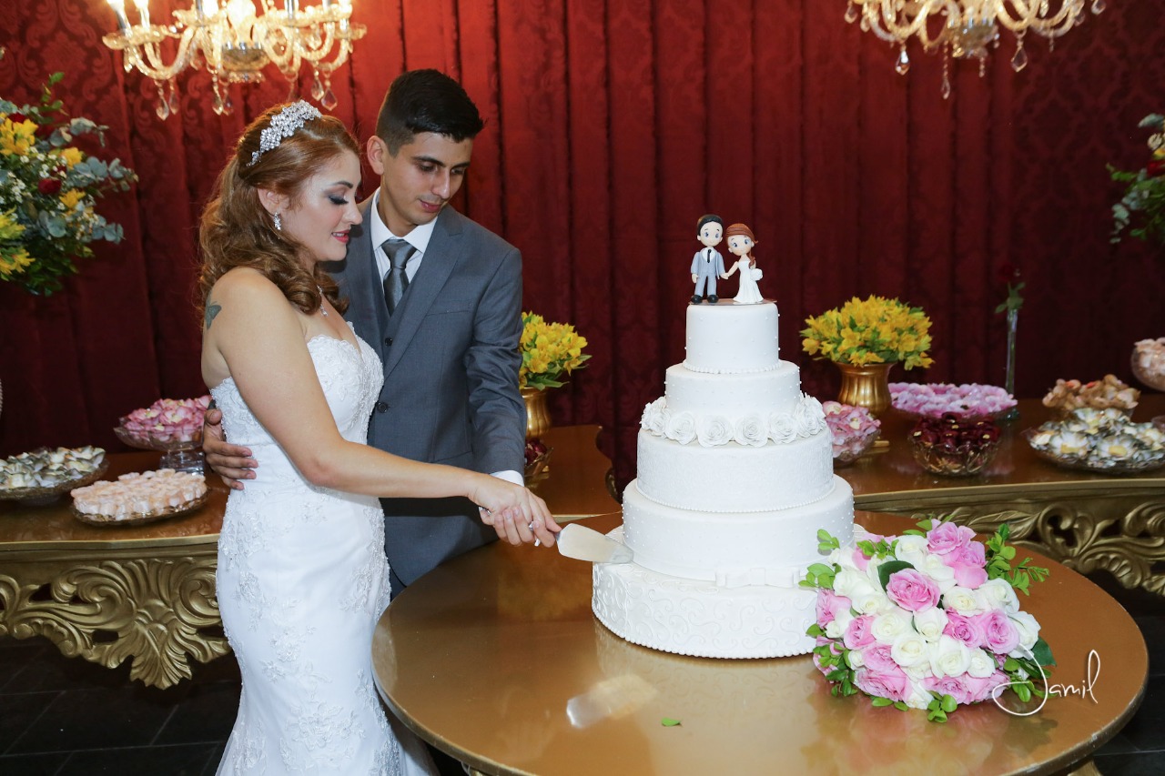 Felipe e Danieli celebram seu matrimônio