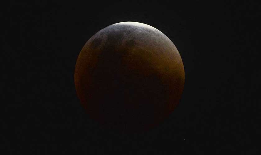 i7 Notícias Eclipse total da Lua ocorre hoje; veja dicas para