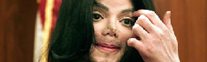 Segundo boatos na web, Michael Jackson não morreu.