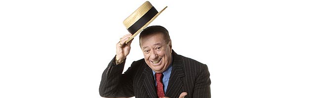 Raul Gil assina com SBT e assume os sábados