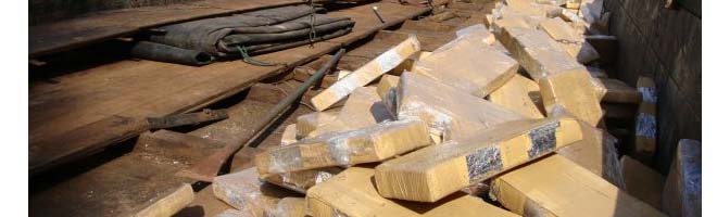 Quase meia tonelada de maconha são encontrados em caminhão na cidade de Ourinhos