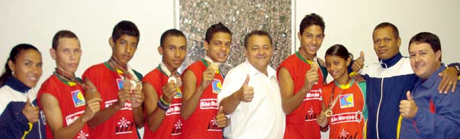 Prefeito Ediney recebe campeões estaduais do atletismo
