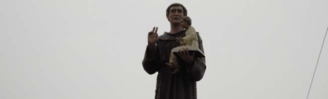 Quatá ganha nova estátua de Santo Antonio