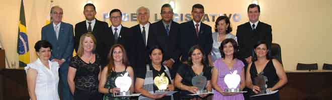 Câmara realiza solenidade em homenagem aos cinco professores melhores do ano