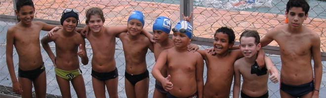 Equipe de natação conquista 64 medalhas em Prudente
