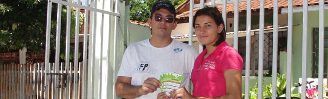 Câmara entrega calendário aos moradores do conjunto Aldo Paes Leme