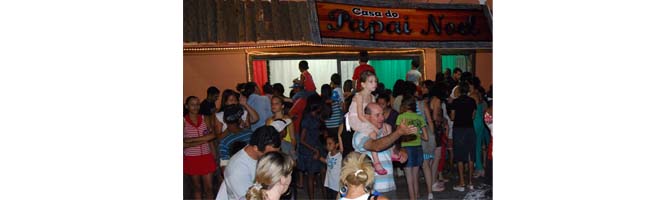 Casa do Papai Noel abre exposição de árvores de Natal