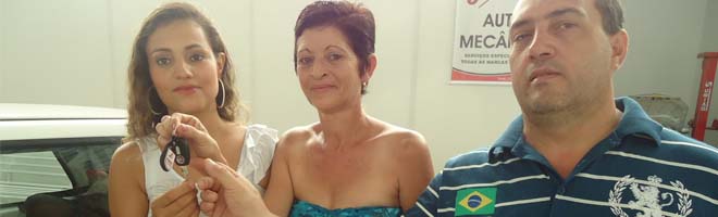 Cliente da Loja Big Store recebe um carro 0 Km da promoção “Natal Mágico”