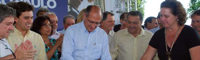 Prefeito Ediney garante junto ao Governador verba para solução do problema da Rua Sete