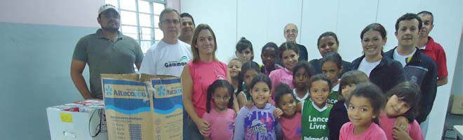 Faculdades Gammon fazem doação de alimentos à Luizas de Marillac arrecadados no trote solidário