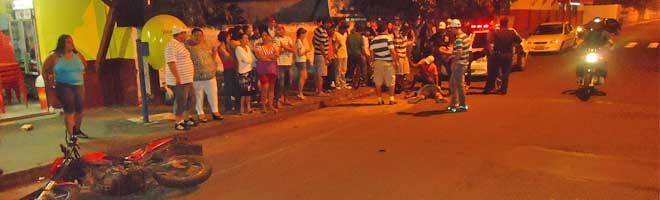 Condutor fica desacordado após colisão com outra moto na avenida Siqueira Campos