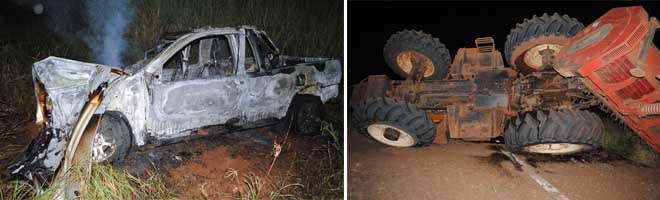 Colheitadeira tomba após colisão com pick-up que pega fogo