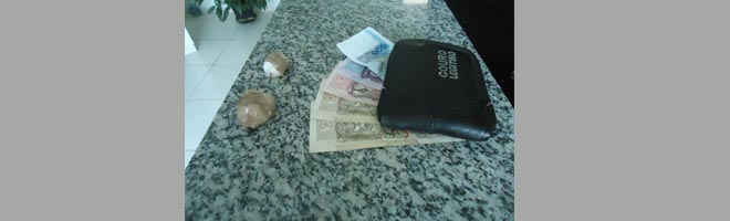 Passageiro de ônibus é pego com crack