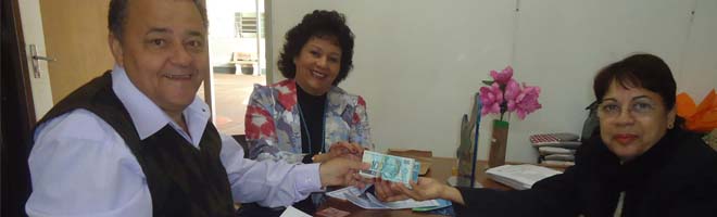 Prefeito e Primeira Dama visitam a Apae e entregam doação de R$ 20 mil