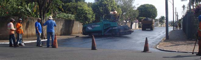 Prefeitura inicia recuperação de ruas e asfaltamento
