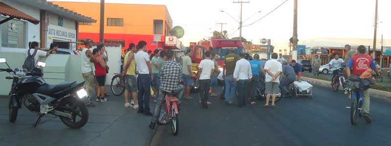 Motociclista desatento colide na traseira de Montana