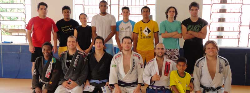 Equipe de jiu-jitsu de Paraguaçu Paulista leva o esporte para projeto assistencial em Lutécia
