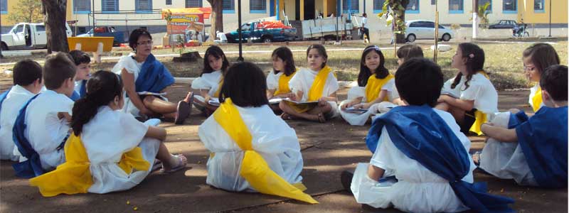 Alunos do Colégio Ipê resgatam a cultura grega em atividade extraclasse