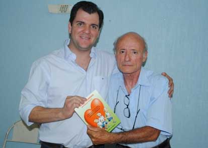 Presidente da Câmara prestigia lançamento de livro do Professor Odowaldo de Melo