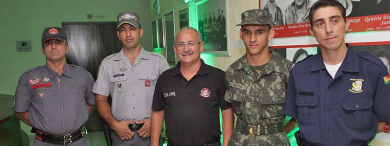 “Atirador Destaque” e “Policial Padrão” de 2011 são homenageados pela Câmara