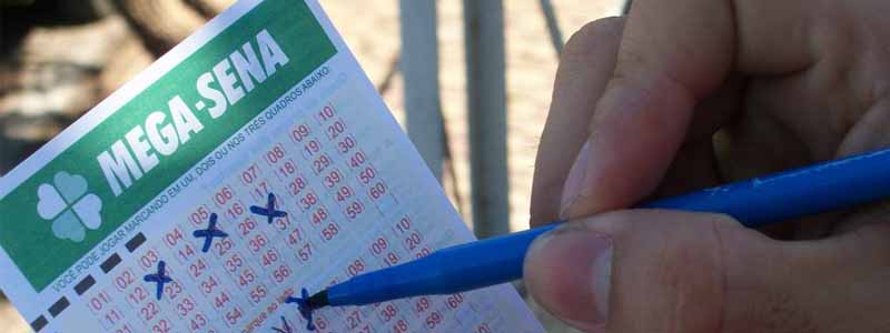 Lotéricas ficam lotadas por causa da Mega da Virada; mais de 60 milhões de apostas no Brasil