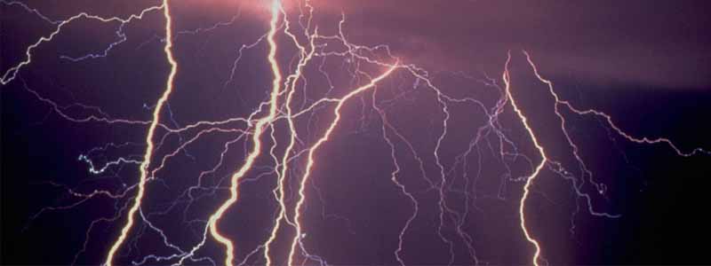 Bombeiro orienta como prevenir acidentes com raios