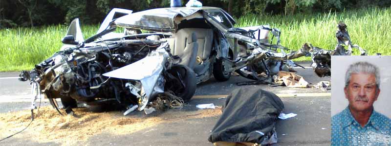 Carro invade pista contrária e causa trágico acidente; idoso morre no local