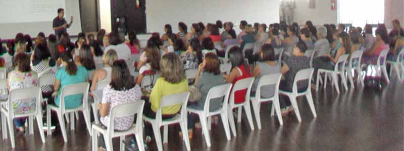 Prefeitura de Paraguaçu realiza planejamento 2012 com profissionais da Educação