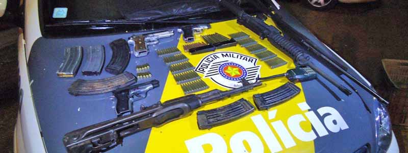 Armas de fogo, munições e explosivos são apreendidos pela Polícia Rodoviária