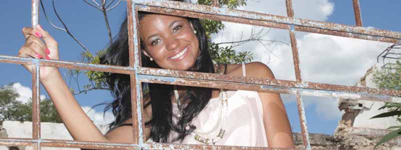 A beleza da mulher paraguaçuense exposta em sessão fotográfica; confira o ensaio de Nathalia Mello