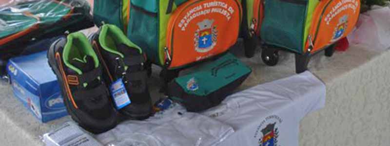 Educação Municipal apresenta e entrega novos uniformes da rede municipal nesta quinta