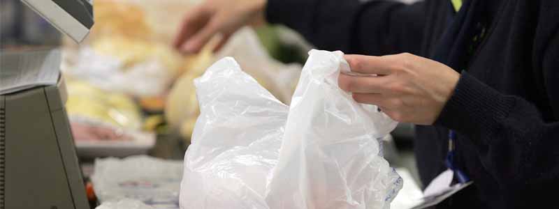 ACE e Prefeitura participam de reunião em Assis sobre o uso de sacolas plásticas nos supermercados