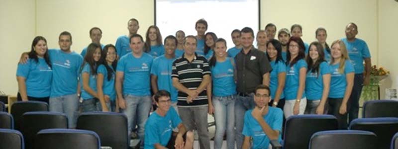 Profissional da área de custos da Cocal ministra palestra na ETEC