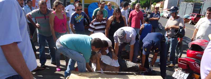 Homem sofre fratura exposta após se envolver em acidente de trânsito