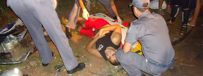 Motociclista sofre várias fraturas após ser colidido por motorista embriagado