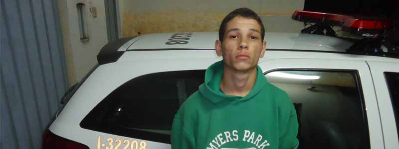 Rapaz é roubado por três jovens no centro da cidade