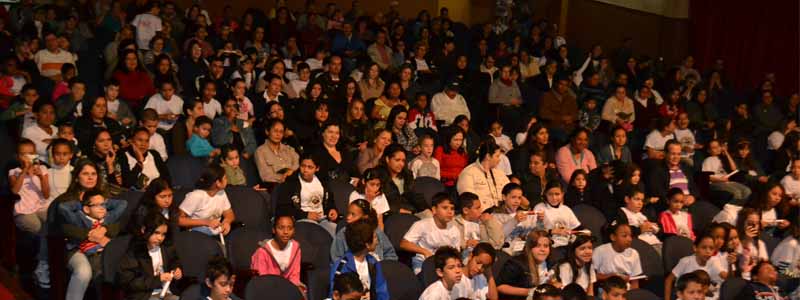 Proerd forma a primeira turma do ano no Teatro Municipal; veja as fotos