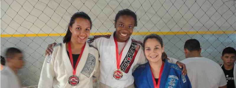 Equipe de Jiu Jitsu paraguaçuense conquista títulos em Santa Cruz do Rio Pardo
