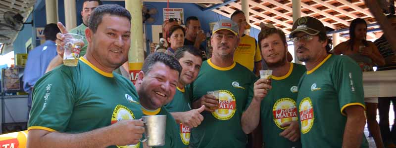 Equipe de Gardênia bebeu chopp em menos tempo e faturou o prêmio máximo do campeonato