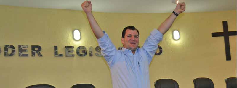 Rodrigo Garms lança candidatura a prefeito e apresenta em convenção os seus candidatos a vereador