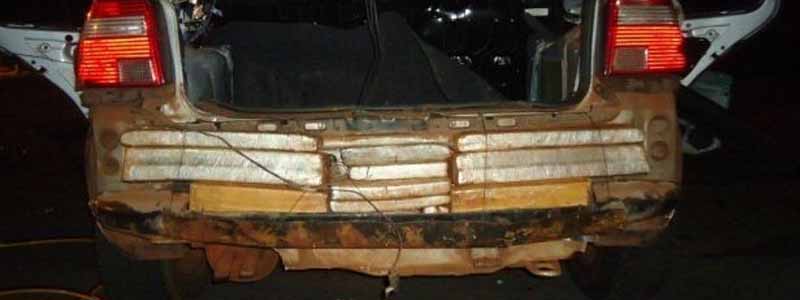 Polícia encontra 114 tijolos de maconha dentro de carro em Assis