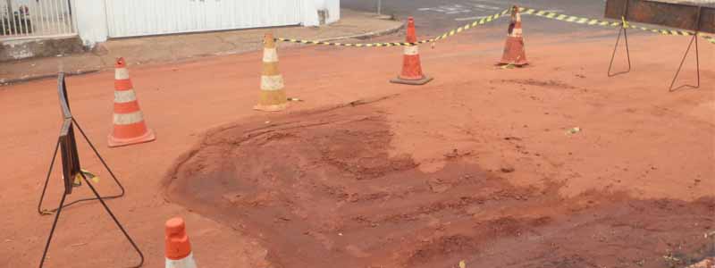 Adutora se rompe e bairros ficam sem água em Paraguaçu Paulista