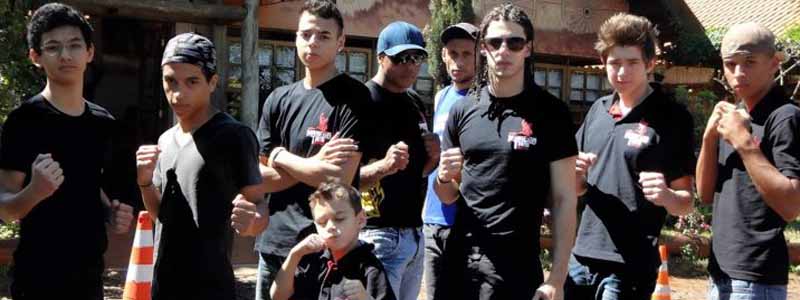 Equipe Marega Thai Fighters participa de exame de graduação e é destaque em competição