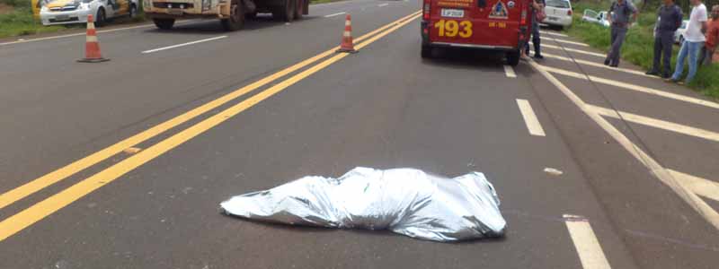 Caminhoneiro é atropelado e morre na rodovia que liga Paraguaçu a Assis
