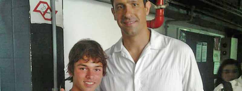 Nadador paraguaçuense embarca para mais um desafio e ouve conselhos de Gustavo Borges
