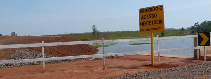 Prefeitura alerta para riscos de acidentes com pessoas que estão nadando no Pequeno Lago