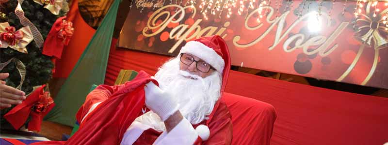 Criançada se aglomera para receber o Papai Noel; confira as fotos