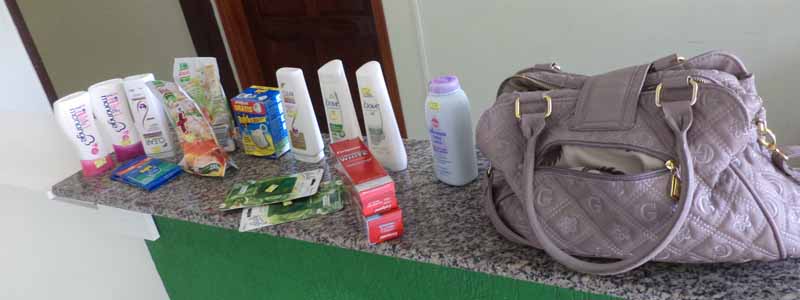 Mulher é detida após furtar produtos em supermercado