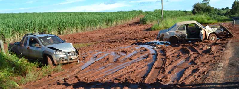 Dois ficam feridos em acidente próximo ao bairro do Campinho